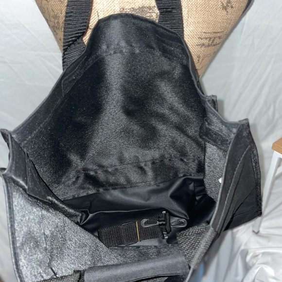 GNBI Basic Black Tote Bag with adjustable strap - Picture 3 of 4